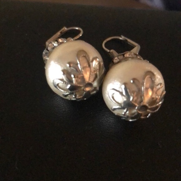 Saks Fifth Avenue Jewelry - Glam Oyster Pearl earrings